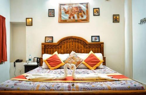 Amar Sagar Pol Hotel | Hotel Camel Caravan Jaisalmer