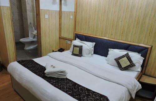 Shimla Hotel | Hotel Chaman Palace