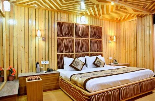 Shimla Hotel | Hotel Chaman Palace