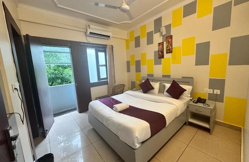 Bullawala Hotel | Hotel Clover Inn malsi