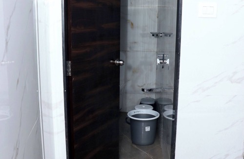 Malad East Hotel | Hotel Comfy Inn