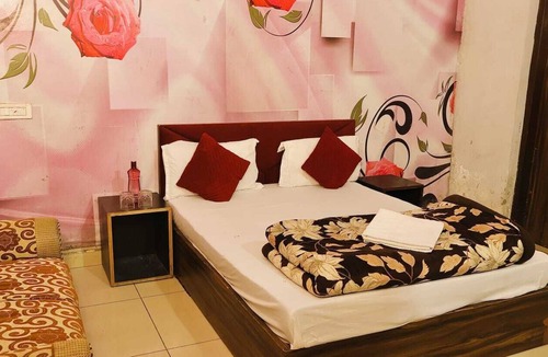 Ludhiana Hotel | HOTEL CORNER HOUSE - A Budget Stay Rooms