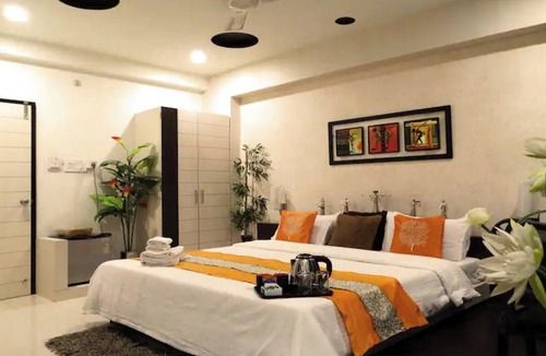 Rajkot Hotel | Hotel Crown