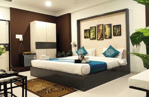 Rajkot Hotel | Hotel Crown
