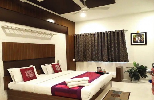 Rajkot Hotel | Hotel Crown