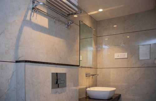Vashi Hotel | Hotel Czar Inn