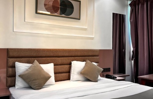 Surat Hotel | Hotel Czar Inn