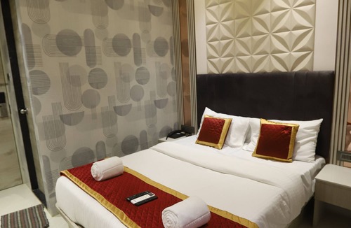 Vikhroli West Cabin | hotel Darshan Palace