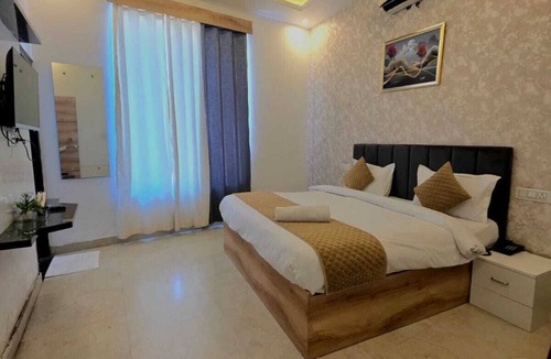 Zirakpur Hotel | Hotel Devine