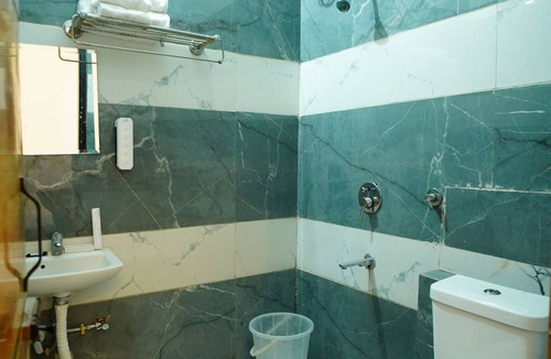 Zirakpur Hotel | Hotel Devine