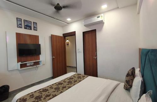 Ahmedabad Hotel | HOTEL EARTH INN, Subhash Bridge, RTO Circle, Ahmedabad