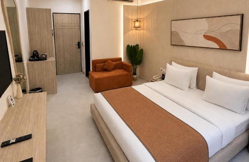 Agra Hotel | Hotel Elinor By Dazzling Hotels & Resorts