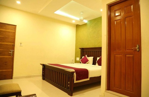 Kaloor Hotel | Hotel Fort Malabar Near Ernakulam Town (North) Railway Station