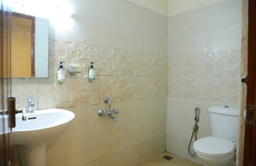 Kaloor Hotel | Hotel Fort Malabar Near Ernakulam Town (North) Railway Station