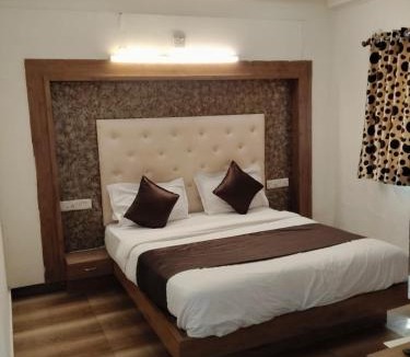 Ahmedabad Hotel | Hotel Galaxy Inn