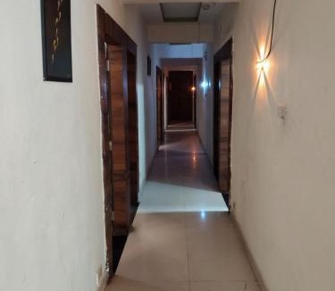 Ahmedabad Hotel | Hotel Galaxy Inn