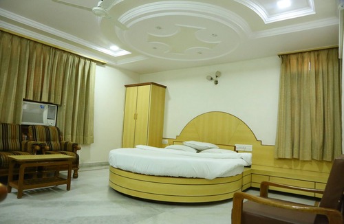 Nathdwara Hotel | Hotel Garden View