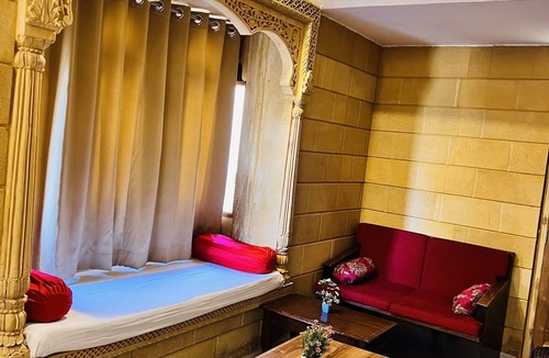 Amar Sagar Pol Hotel | Hotel Garh Villa