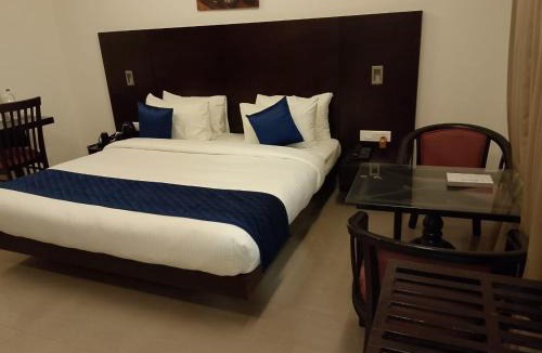 Eramalloor Hotel | Hotel Gentleman Mithila
