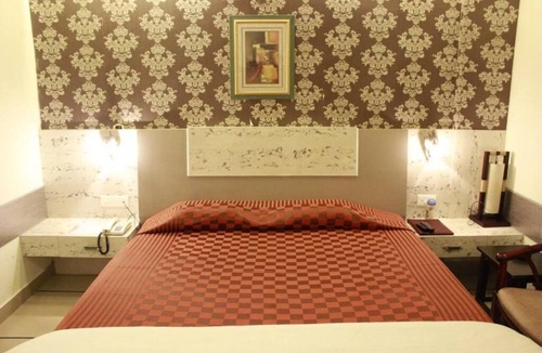 Karnal Hotel | HOTEL GIAN RESIDENCY