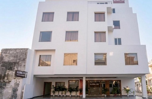 Chinhat Hotel | Hotel Global Inn Gold