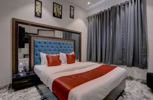Girgaon Hotel | Hotel Golden Palace Residency