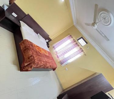 Nathdwara Hotel | Hotel Gopi Vallabh 966o9o1oo6 150mtr from shreenathji temple only By SK