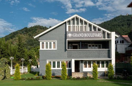 Dal Lake Hotel | Hotel Grand Boulevard Dal Lake View Srinagar