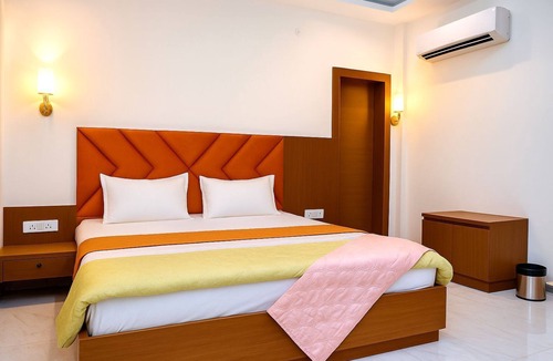 Gokul Hotel | Hotel Grand Lucent