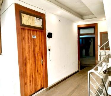 Gomti Nagar House | Hotel grand Vista