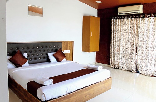 Mahabaleshwar Hotel | Hotel Green Crystal