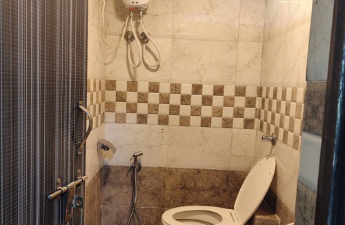 Ahmedabad Hotel | Hotel Green Land