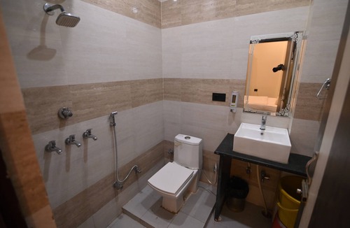Faizabad Hotel | Hotel Gurudev Palace