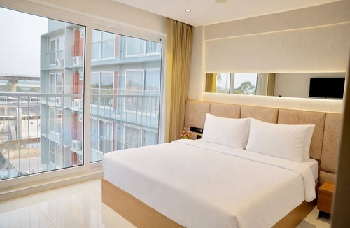Alwaye Hotel | HOTEL HANATA KOCHI