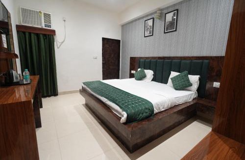 Vrindavan Hotel | Hotel Hari Kripa Dham Near Prem Mandir Vrindavan