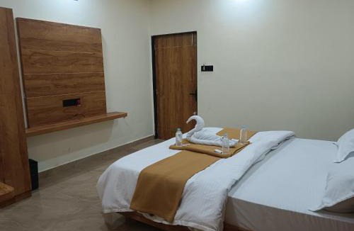 Dwarka House | Hotel Hari Palace - Near Shree Dwarkadhish Temple