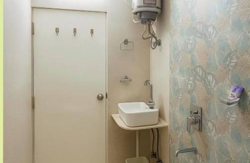 Sigra Hotel | Hotel Hariaksh HomeStay Varanasi
