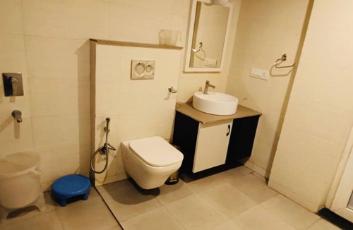Bhowali Hotel | Hotel Haya Palace View King
