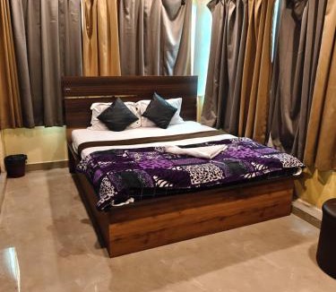Kolkata Hotel | Hotel Heavens