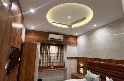 Girgaon Hotel | Hotel Heraa International Mumbai