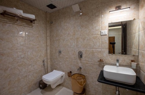 Girgaon Hotel | Hotel Heraa International Mumbai