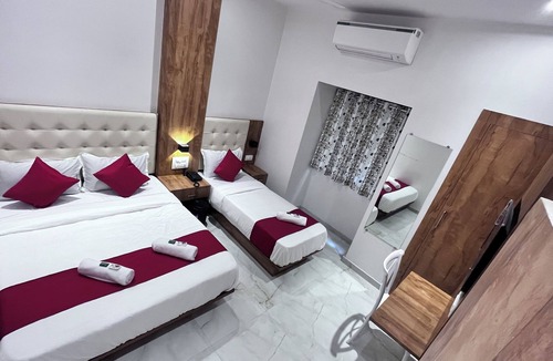 Girgaon Hotel | Hotel Heraa International Mumbai