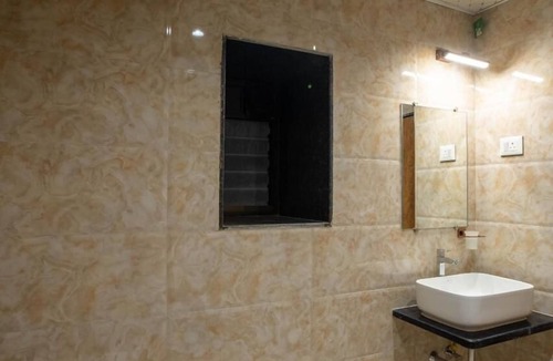 Girgaon Hotel | Hotel Heraa International Mumbai