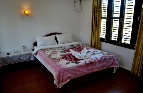 Sauraha Hotel | Hotel Hermitage
