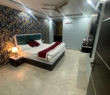 Kanpur Hotel | Hotel Highway Crown
