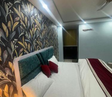 Kanpur Hotel | Hotel Highway Crown