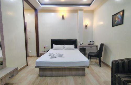 Khattalwada Apartment | Hotel Holiday Palace