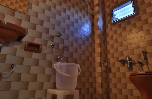 Surat Hotel | Hotel Hospice Near Surat Railway Station