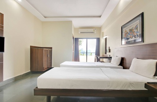 Surat Hotel | Hotel Hospice Near Surat Railway Station