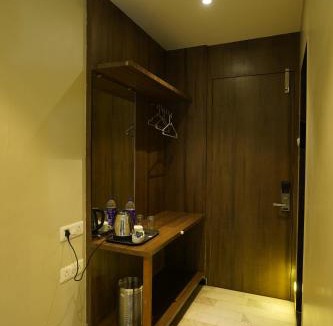 Shirdi Hotel | Hotel Hrushikesh